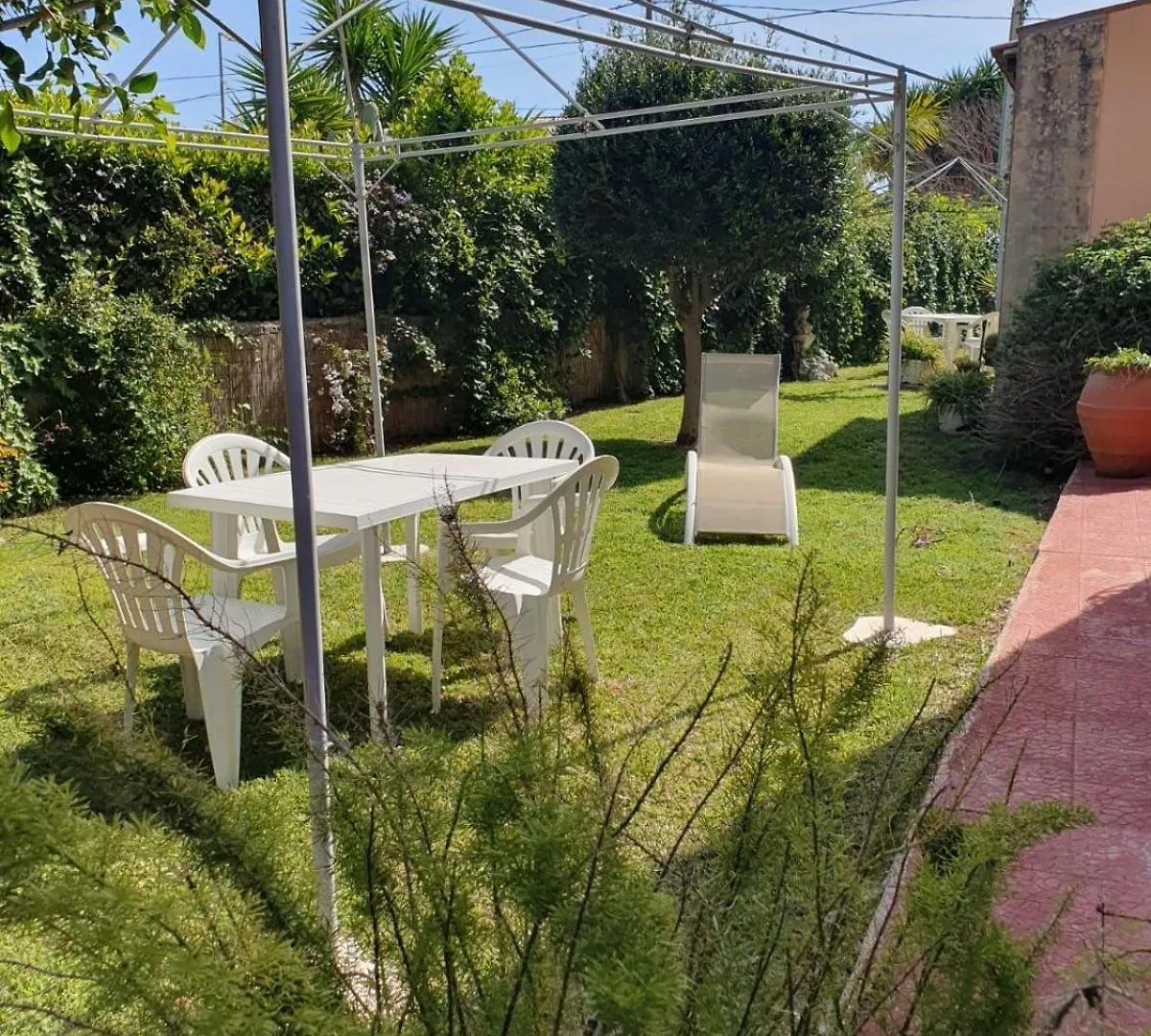 Appartamenti Villa Augusta-Del-Sol Fontane Bianche Włochy
